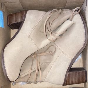 Beautiful Tom Heeled boot